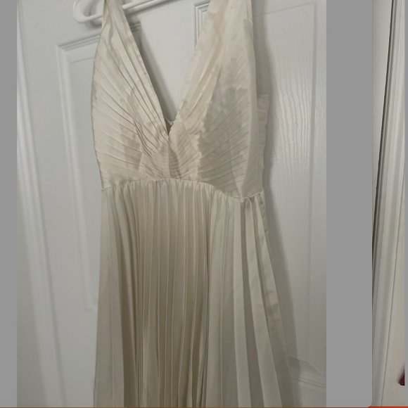 NWT Abercrombie & Finch Pleated Dress (Champaign) - Picture 4 of 5